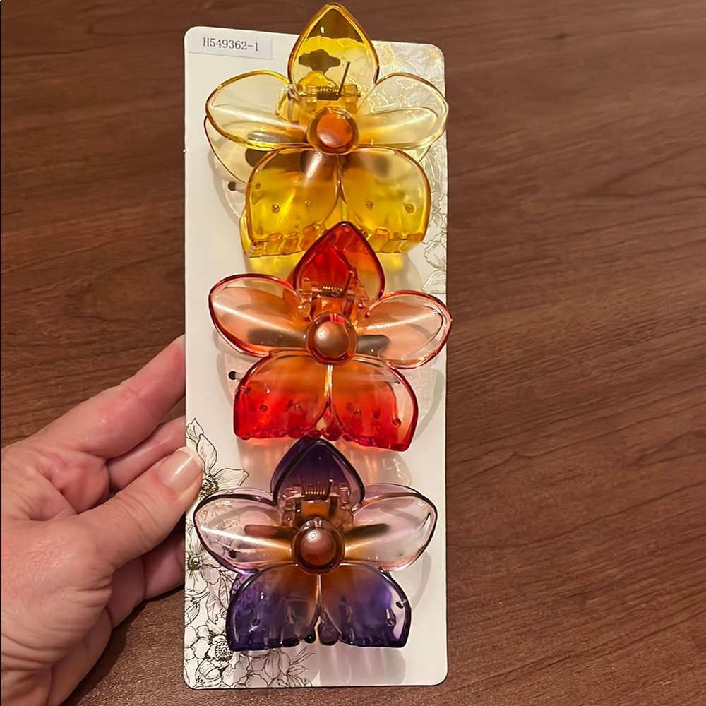 nOir Floral Hair Clips Set - Multicolor